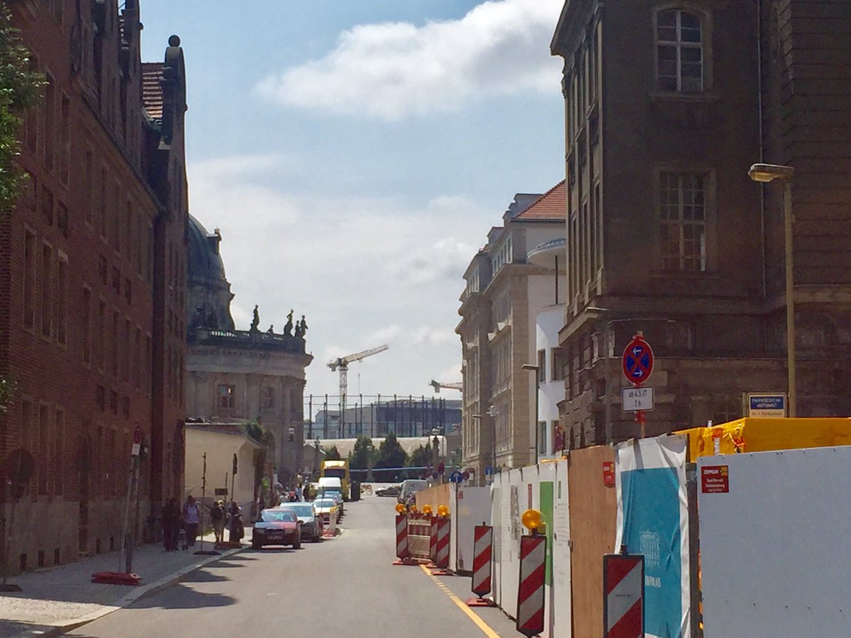asisi's tweet photo. Blick von Oranienburger Straße in Richtung #Bodemuseum - die #Panorama-Rotunde steht sensationell in der Achse. #spreeformat #studioasisi https://t.co/caeudFCNkQ