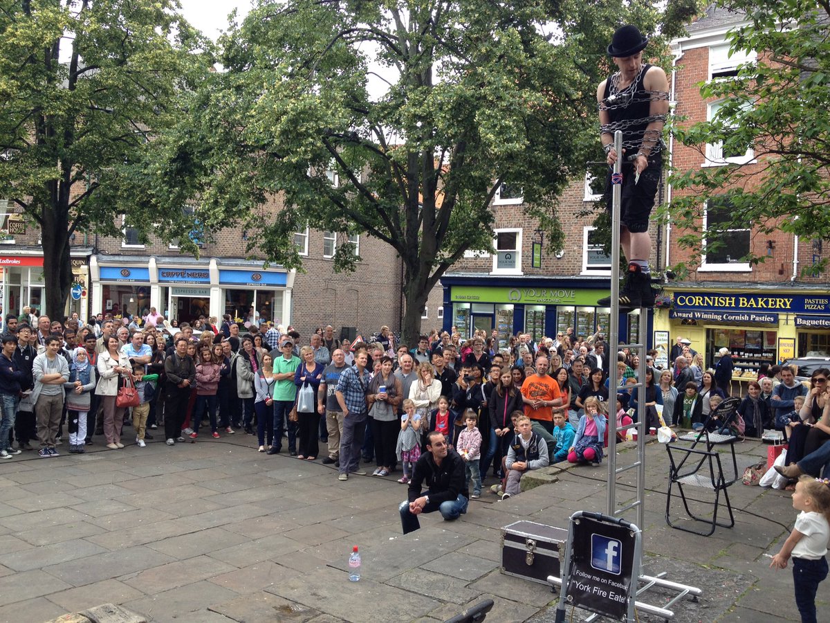 kingssquareyork's tweet photo. Street shows today 11:30-4 #york #kingssquareyork #escapology #chainescape #ladder #hattrick #juggling #swordswallowing https://t.co/AS2dlES9Jx