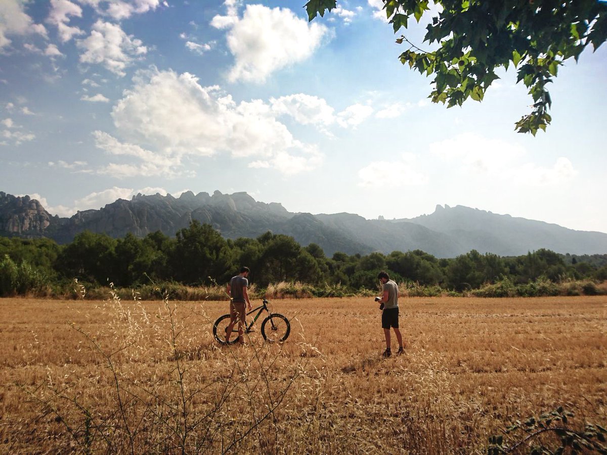 mscbikes's tweet photo. 2018 is coming
#Shooting #Photo #NuevaTemporada #Winteriscoming #Ciclismo #MSCbikes #Maxxis #MSCMercury #MTB #Enduro #Montserrat https://t.co/vhzJJfBajN