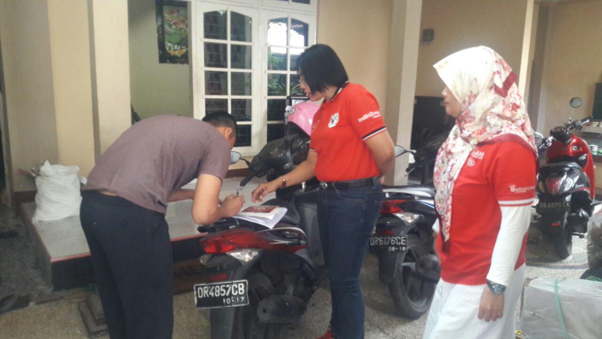 Tak ada meja, sadel sepeda motorpun ok, yg penting deal #WITELNTB <a href="/parwi66/">Parwi</a> <a href="/_funtastic5_/">Funtastic5 TR5</a> <a href="/CCMTREG5/">Sukma</a> <a href="/IndiHome_5/">IndiHome Funtastic 5</a> #ccmkickoff