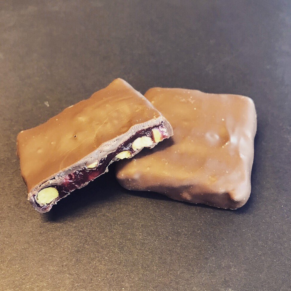 جديد عالم الحلقوم شكولاته حلقوم الرمان بالفستق 😍😍😍👍🏻