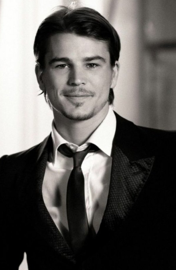 Happy birthday Josh Hartnett, star of \"Halloween : H20\", \"The Faculty\" and \"30 Days Of Night\" 