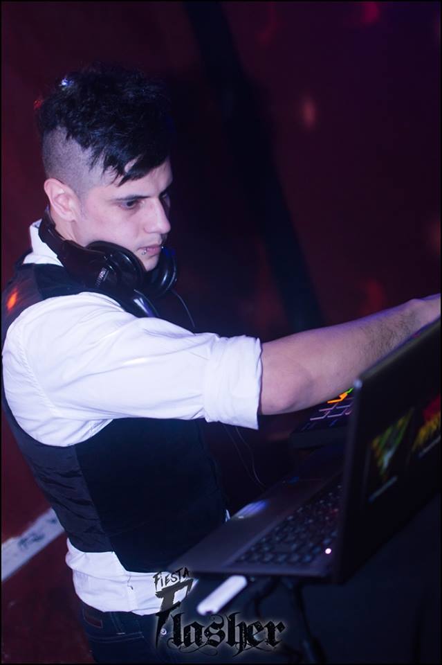 RexReactor4's tweet photo. #FelizDiaDelAmigo LOS ESPERO ESTA NOCHE EN #INFEKTED #LINIERS #BuenViernes #ELECTRO #POP #DUBSTEP #HIPHOP #80S #90S https://t.co/no2yYLX5jY https://t.co/ceKekpxtWq