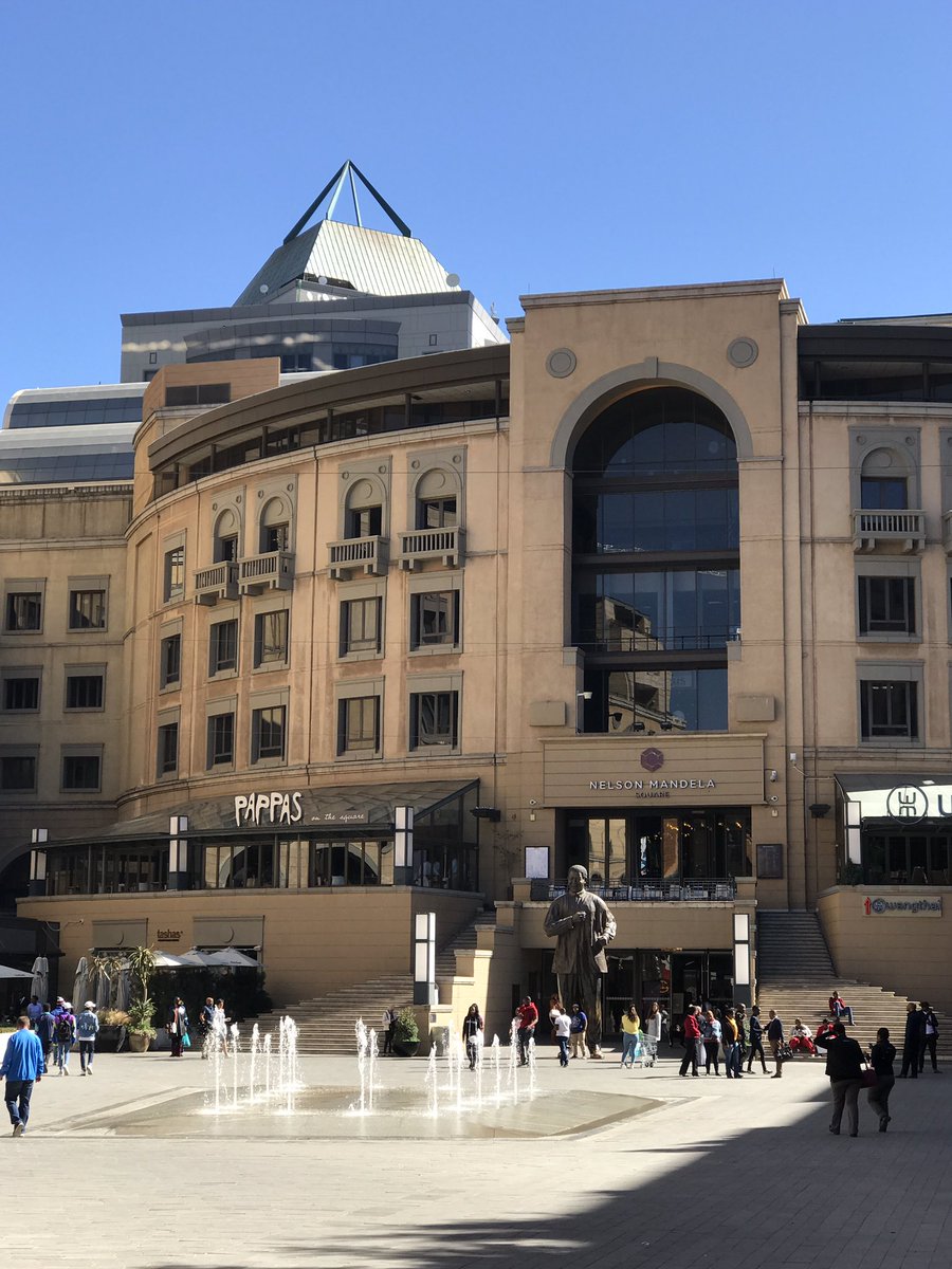 sibeko_thulani's tweet photo. #joburg in winter - sunny, blue skies, 17 degrees and our wonderful people. Beautiful...
#sagoodnews https://t.co/ofs1F4bzZj