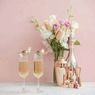 celebmuamaster's tweet photo. So excited that #bubblybox #Liverpool will be at Celebrity #MUA Masterclass! Chilled #Prosecco, #makeup &amp; world famous celebs - Let's Go! https://t.co/xgK1GkACs6