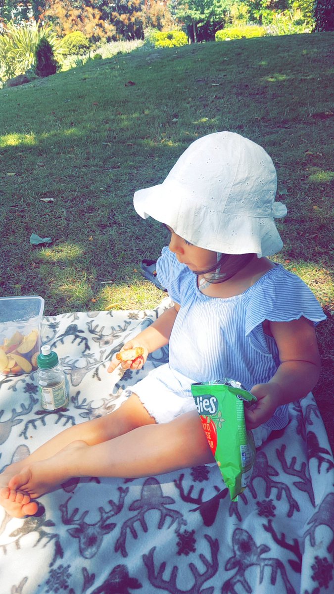 _Franksta_'s tweet photo. My little princess 👑 #princess #summer #picnic #fountain #kidwells #inlove #loveher #shescute #beautiful #sunshine #flowers #park #parklife https://t.co/hAFh8ETSq7