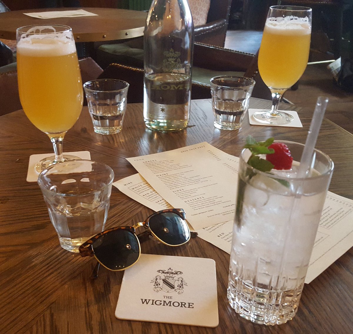 JessEatingeast's tweet photo. Last night first in to try out the @Langham_London new pub The Wigmore #Foodie https://t.co/X4DhqM5cbA