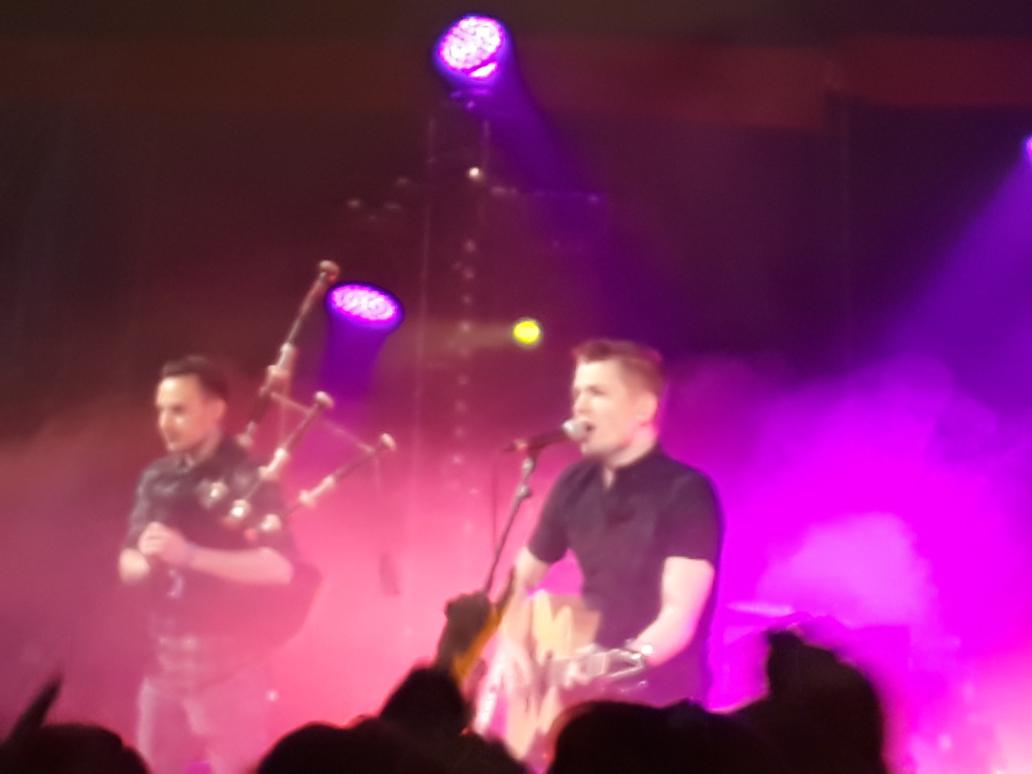 whiskygirl6's tweet photo. @_littlebrowndog @iheartwhisky @Whisk_Whisk @MarcCastermans @GeordieMoski @Whiskylassie @Andrews_Share Thx so much for #FF ☺ Last night's gig #hebcelt @harrisdistiller at the bar #hebridean craft beers kilts galore #bapipes + midges. Happy w/e https://t.co/SBZ7TQN6TI
