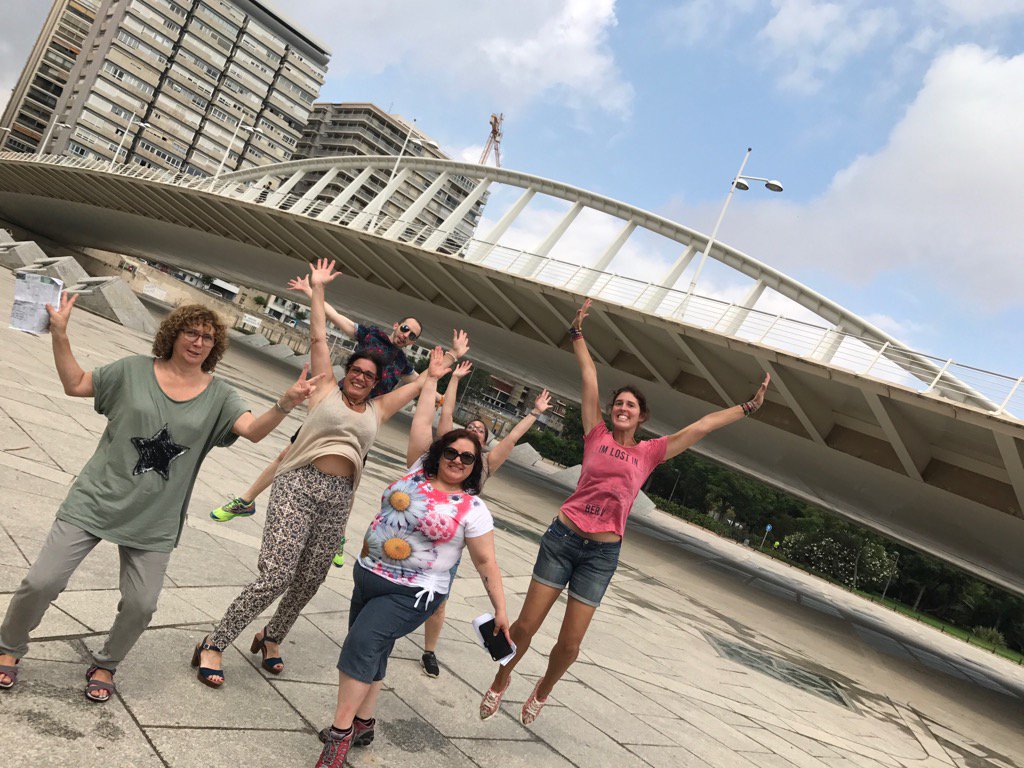 Ivettescs's tweet photo. El puente de la peineta de Calatrava #profedeele17 #enigma5 https://t.co/83HCEaqnci