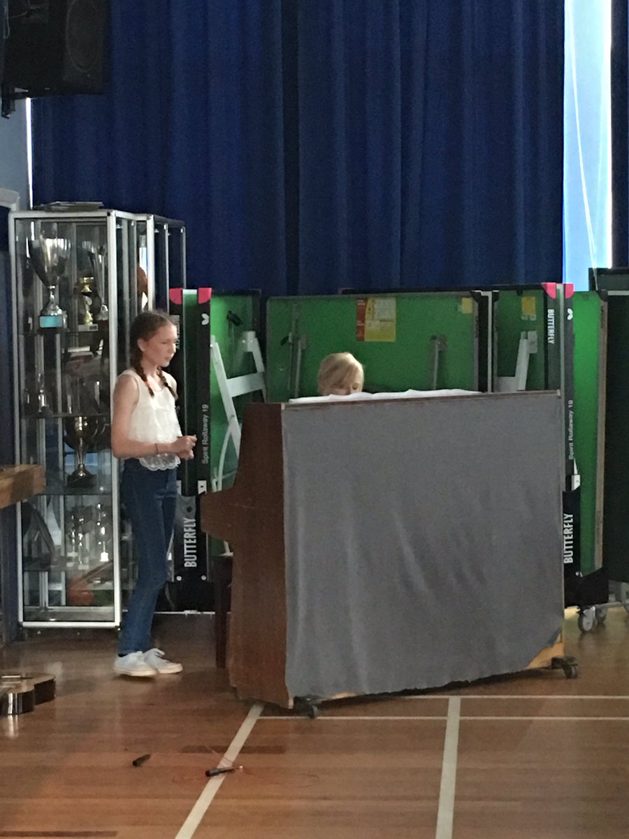 MrsAustinFEHS's tweet photo. Y10 Assembly #no Mike needed! https://t.co/HRsUn6tzzt