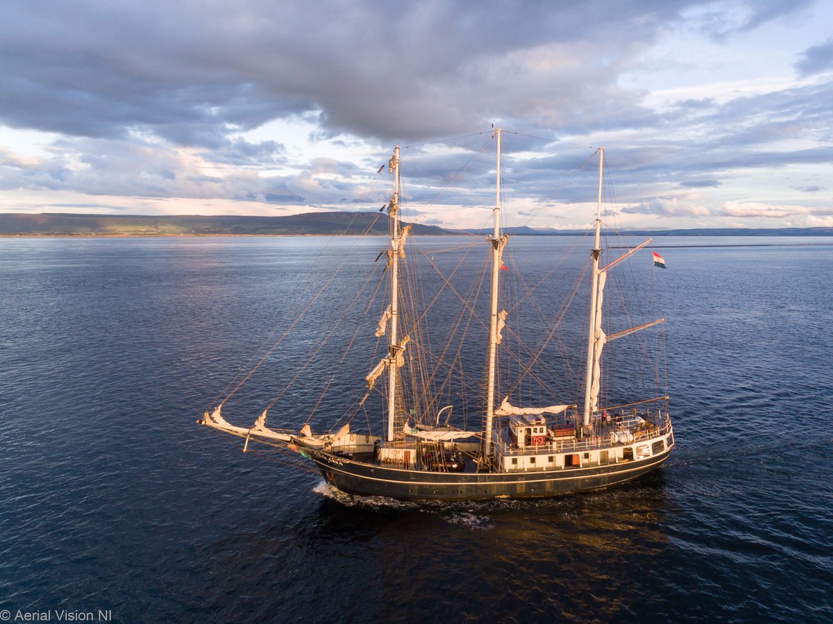 aerialvisionni's tweet photo. Sail Ship Thalassa, Netherlands at Greencastle on Lough Foyle during Sunset @ArtNiven @barrabest @WeatherCee @angie_weather @ILoveInishowen https://t.co/ot5Pspkbxk