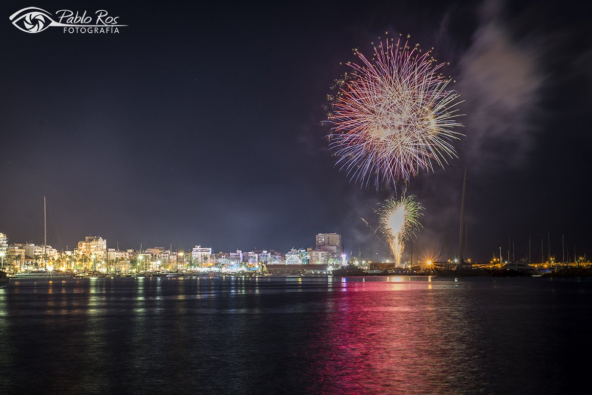 FotografiaPRS's tweet photo. Y así de bonita se ve #Torrevieja cuando está en fiestas. @torreviejaturis @TorreviejaES https://t.co/r9VRecdgjE