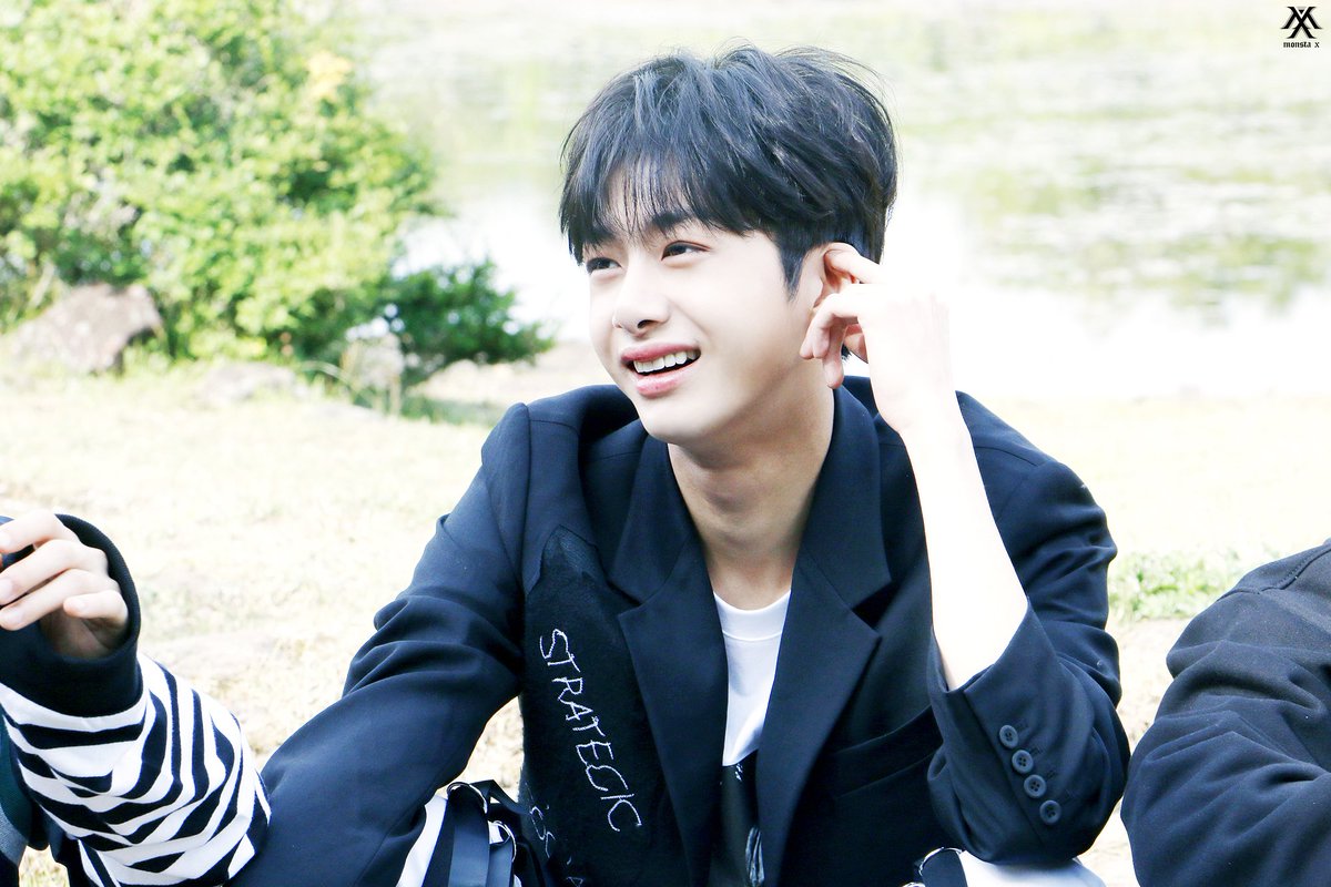 HyeongwonMX's tweet photo. PHOTO Diary : SHINE FOREVER MV #HYUNGWON #ํ์ #MONSTA_X #๋ชฌ์คํ์์ค #๋ชฌ์คํ์์ค800์ผ #800DayswithMONSTAX https://t.co/zhupG3oPZ0