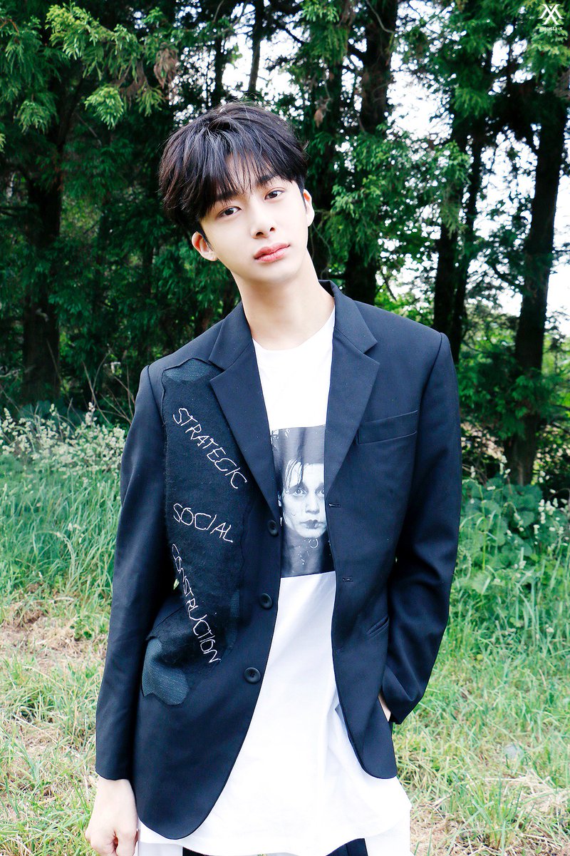 HyeongwonMX's tweet photo. PHOTO Diary : SHINE FOREVER MV #HYUNGWON #ํ์ #MONSTA_X #๋ชฌ์คํ์์ค #๋ชฌ์คํ์์ค800์ผ #800DayswithMONSTAX https://t.co/zhupG3oPZ0