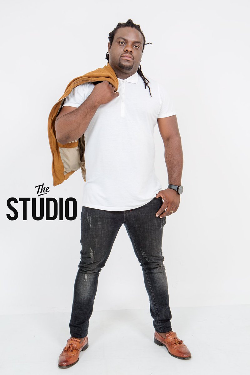 thestudiodouala's tweet photo. Shooting 👱🏾📸
👉🏽35 000 Fcfa = 2h de shooting + 1 séance de make up pro + 25 photos dans 1 clé USB + 1 boisson.
📞651963615
#thestudiodouala https://t.co/TJT1ZJxYK4