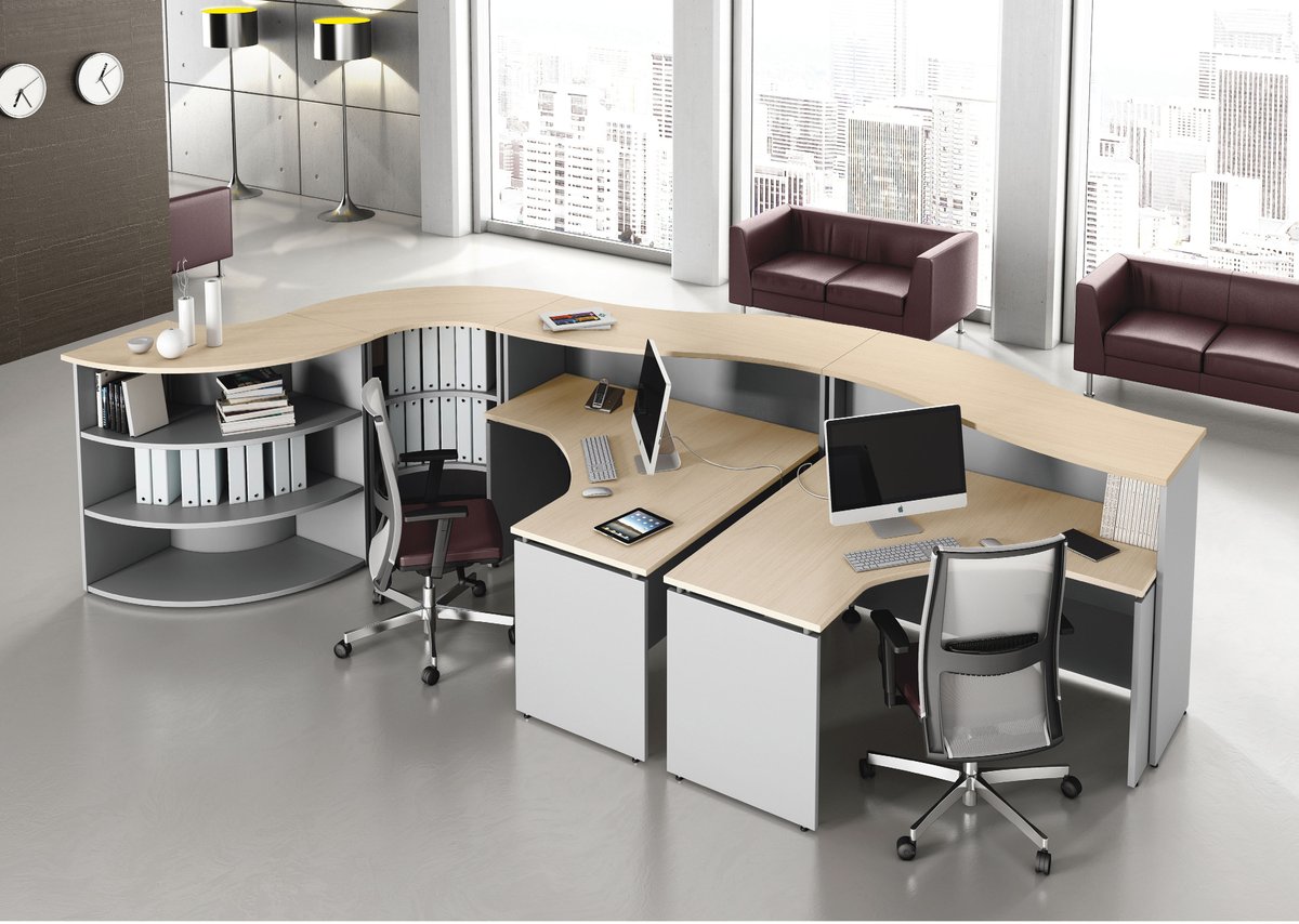 расположение столов в офисе. два и более рабочих места. рабочая зона в офисе. расстановка столов в офисе. офисный стол на 3 рабочих места.