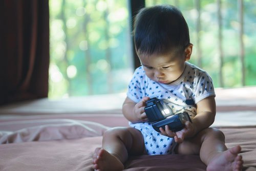 Lux_magazine's tweet photo. It's official: LEDs are safe https://t.co/XvgKp41cF3 https://t.co/wITEF5S8S5