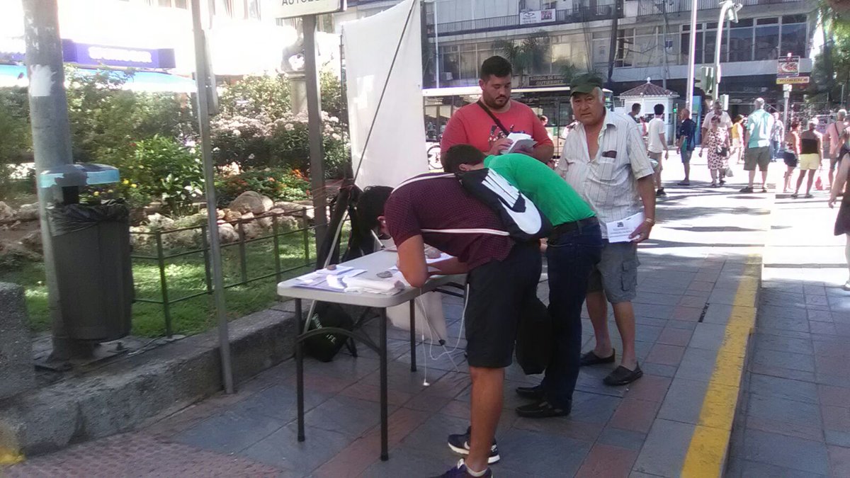 plataformafuen's tweet photo. Último día de recogida de firmas e información. Hoy la Plataforma Ciudadana de #Fuengirola hemos estado en la zona de Portillo. https://t.co/m9rLJb4h4N