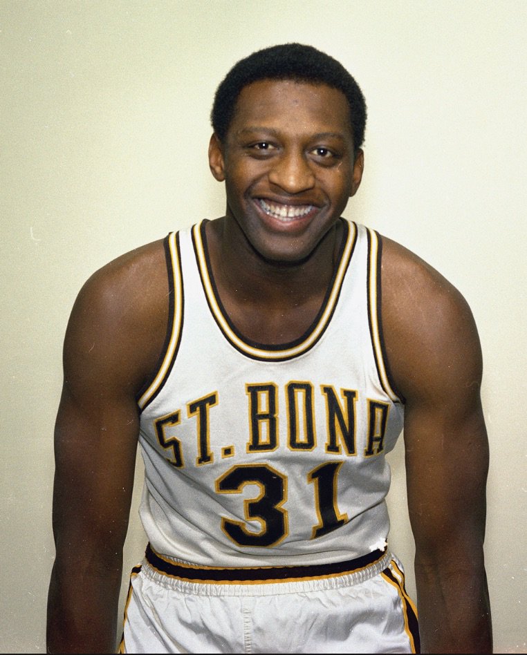 JayBilas's tweet image. &apos;Froback Friday! The great Bob Lanier at St. Bonaventure in 1970.