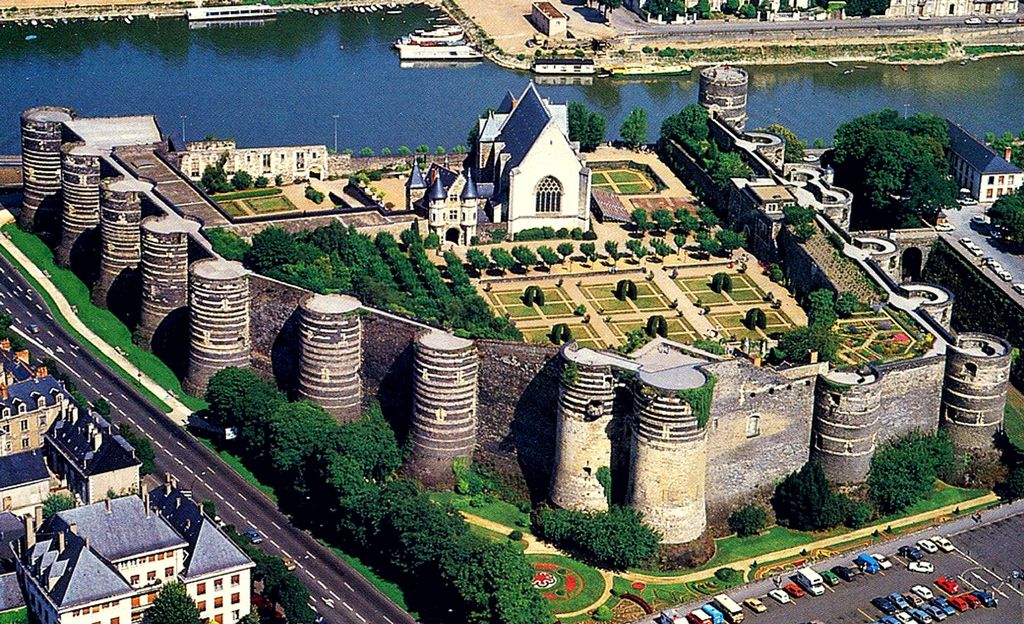 CastlesGHQ's tweet photo. Castle of #Angers, France
A massive medieval fortress with 17 imposing towers. It has never been taken by any invading force in history https://t.co/RrjqZ1ncLP