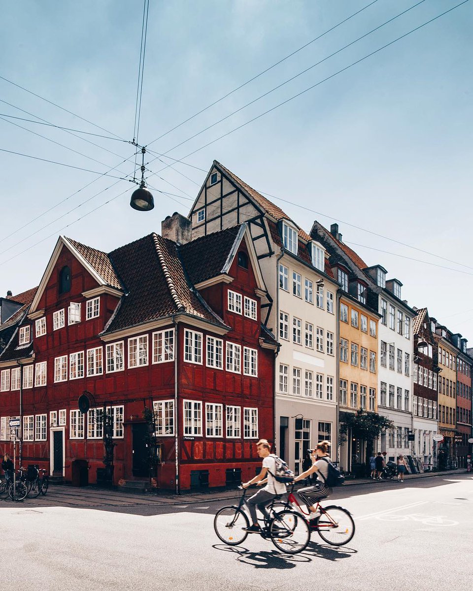 No matter the weather or season, this corner in #Copenhagen always looks stunning - but perhaps even more so on a perfect summer's day