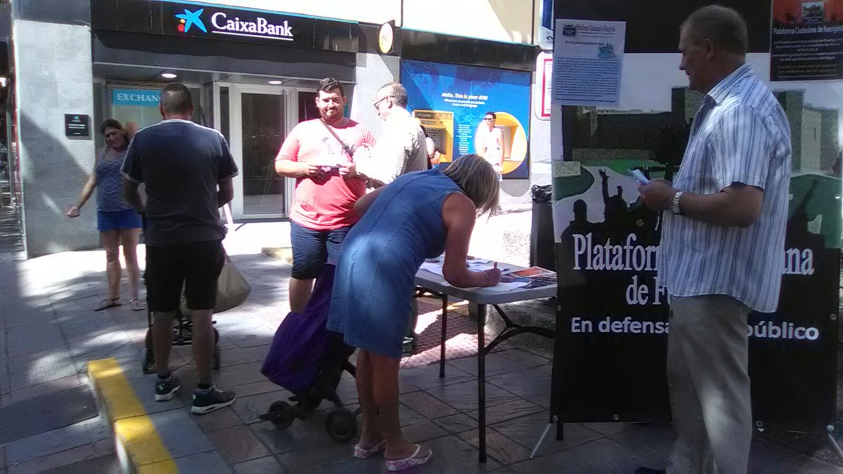 plataformafuen's tweet photo. Último día de recogida de firmas e información. Hoy la Plataforma Ciudadana de #Fuengirola hemos estado en la zona de Portillo. https://t.co/m9rLJb4h4N