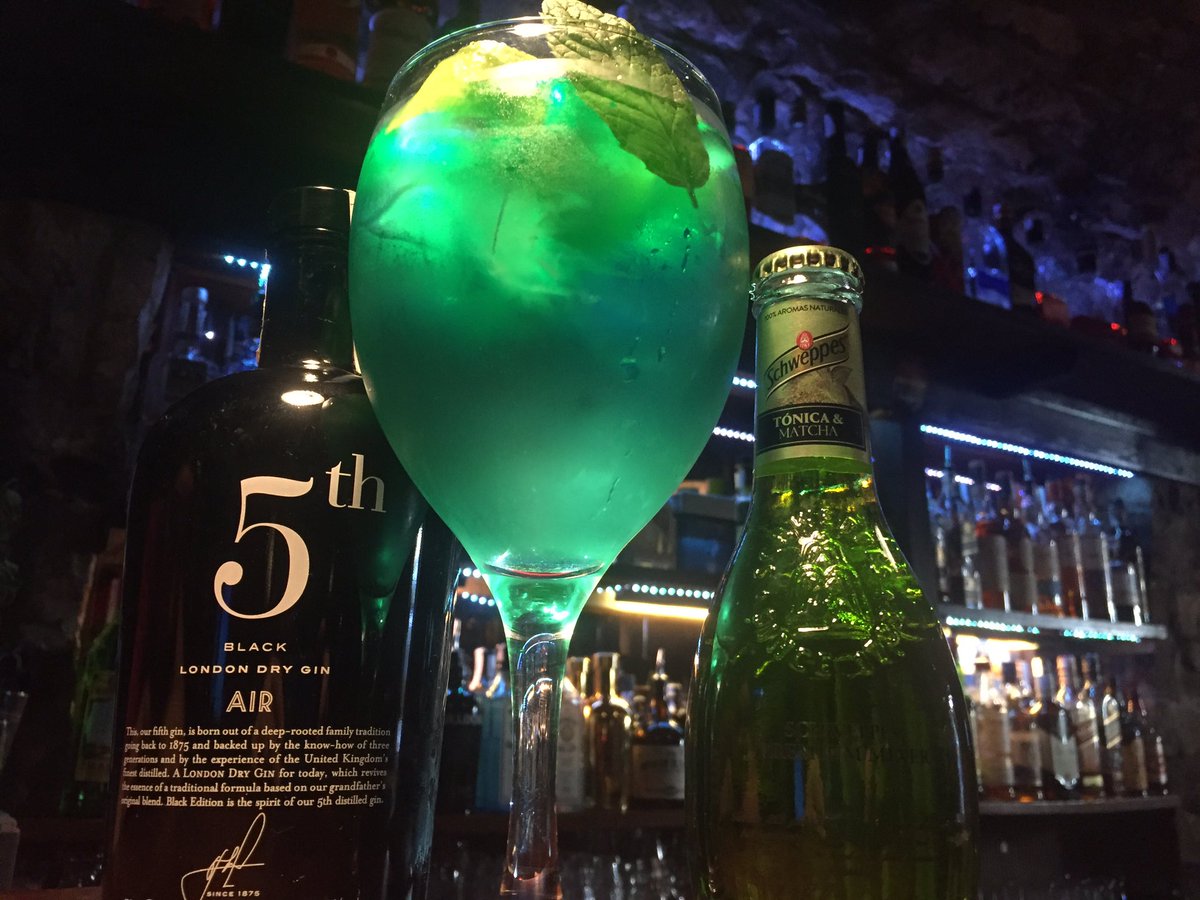 Pub L Abrevadero Gran Combinacion Gintonic 5th Schweppes Ainsa Sobrarbe