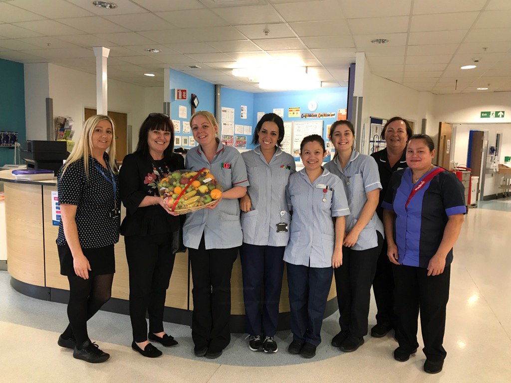 HalfordKathryn's tweet photo. Team of the week CCU - well done, matron & Divisional nurse joining celebration @BHR_hospitals @carolinemoore62 https://t.co/Qki580fGUy