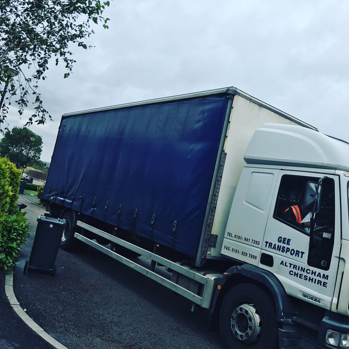 ProudHouseEvent's tweet photo. All go here this morning as we take a
Delivery from Germany 🇩🇪 📦 A brand new sound desk and more new lights for a job in 2 weeks 🎉 https://t.co/fyMyWiX6Yk