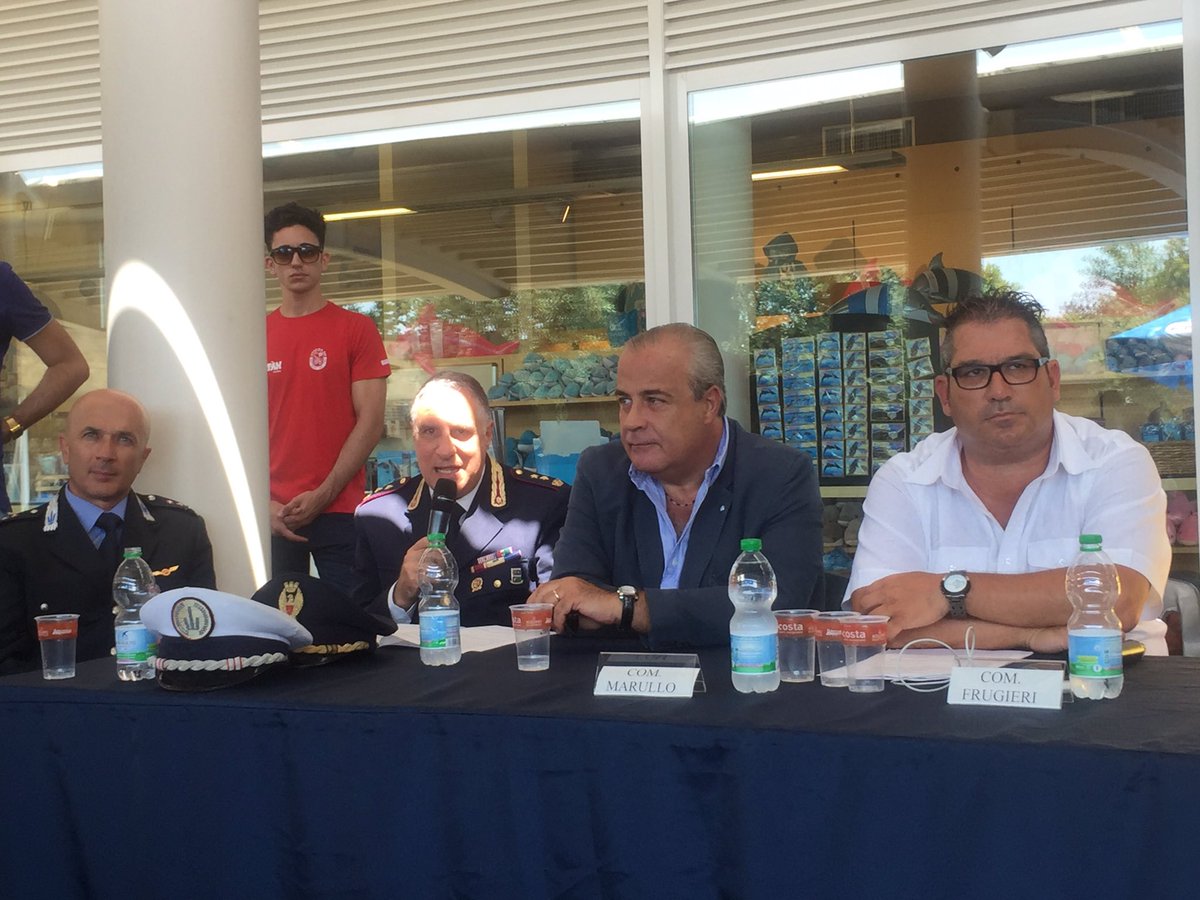 RoccaCamilla's tweet photo. In soli 3 giorni 1267 infrazioni per la guida distratta #occhioallastrada #maxituber #maxibon #acquafan #perfectmix @poliziadistato https://t.co/GrjBxIMz88