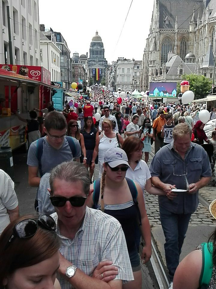 4dIJzer's tweet photo. #21juli #feestinhetPark begint vol te lopen.... #4DvdIJzer https://t.co/QZq00l4XQ6