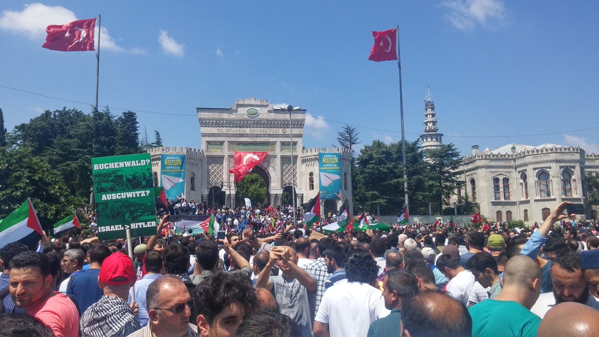 CuneyttGuven's tweet photo. #BeyazıtMeydan https://t.co/Qb3Im8UgoE