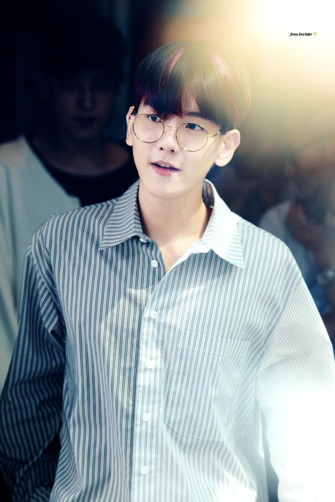 9261O4's tweet photo. 'พี่แบคคร้าบ ผมมาแล้ว'
'เข้าห้องน้ำรึไปทำอะไร- นั้น!ไอ้หูกางหนิ! ไปหามันมาหร๊อ!!'
'พ..พี่แบค กลับๆไม่มีไรๆ' 
'ฮึ้ย!ไอ้หูกางฝากไว้ก่อนนะมึง' https://t.co/23qfPWEuKu