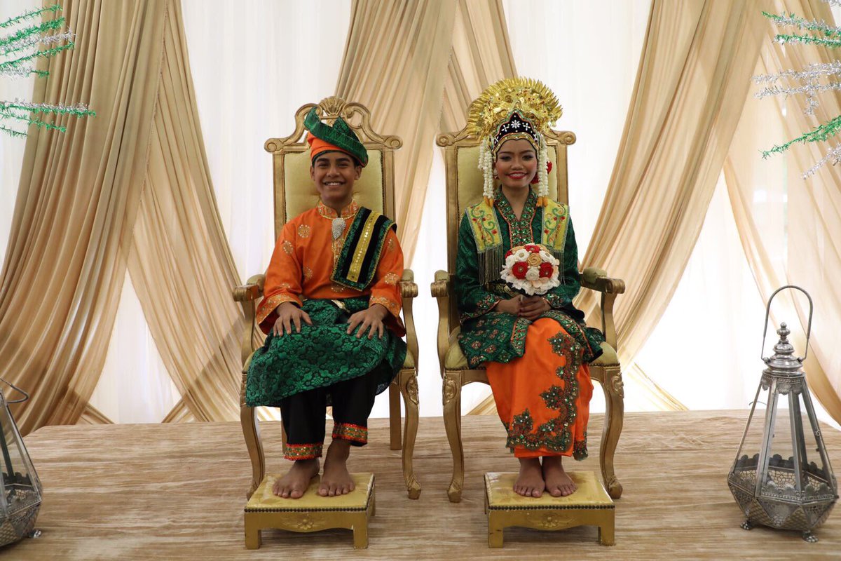 MOEsg's tweet photo. #RHD2017 Trivia! At Malay weddings, the ritual for the bride and groom on the dias is called "Bersanding" https://t.co/OiRaWzsqC3