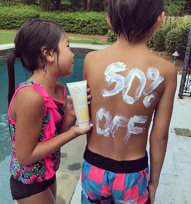 BabyPibuProduct's tweet photo. Get your #babypibu Sunscreen 50% off!!
#sunscreen #sale #baby #kids #natural #summer #50percentoff #spf #sunblock https://t.co/t2cWvpIaEc