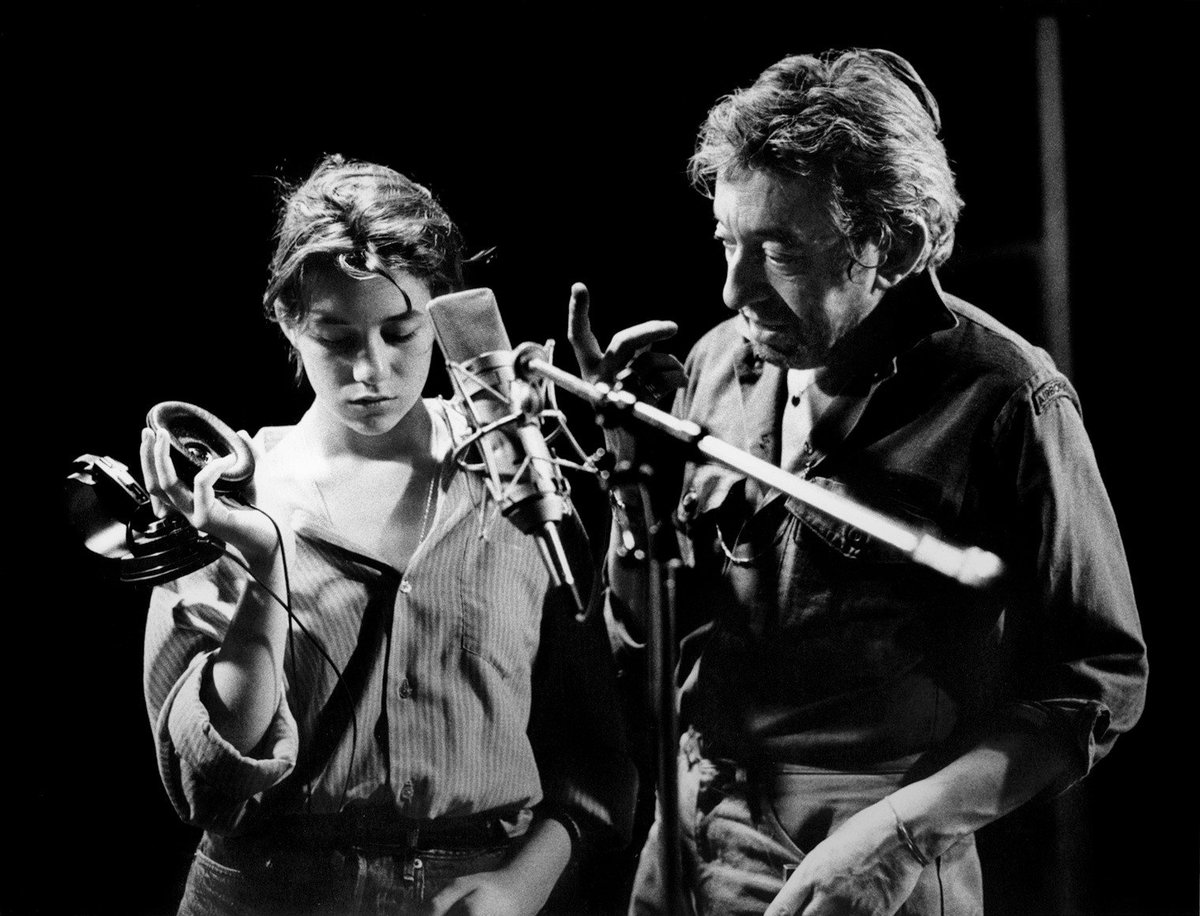 GainsbourgOff's tweet photo. Bon anniversaire #CharlotteGainsbourg !!
Réécoutons 'Lemon Incest' de #SergeGainsbourg en duo avec sa fille.
▶ https://t.co/nxDOkC80eU https://t.co/NCUL33VHZr