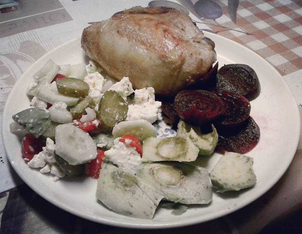 FrankyvdBerg's tweet photo. Chicken with salad, avo and beetroot 🍴
Happy Friday ☕ #lunch #snack #healthyliving #bodybuilding #thebentbarbell #fitlife #gymlife #leanm… https://t.co/cziXpAZGrs