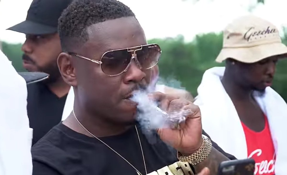 GeecheeApparel's tweet photo. Me and the homie @wholeslabmmg @RickRoss #Biggestpoolparty https://t.co/WMG4sn82H9