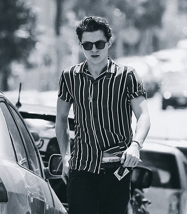 เรียกได้ว่าฮอตสุดๆ กับภาพหลุด ทอม ฮอลแลนด์โชว์ขอบชีส แฟนๆลุ้นให้เป็นพรีเซนเตอร์แบรนด์ชั้นนำ เจ้าตัวยอมรับว่าสนใจ รอผู้ใหญ่ไฟเขียว...