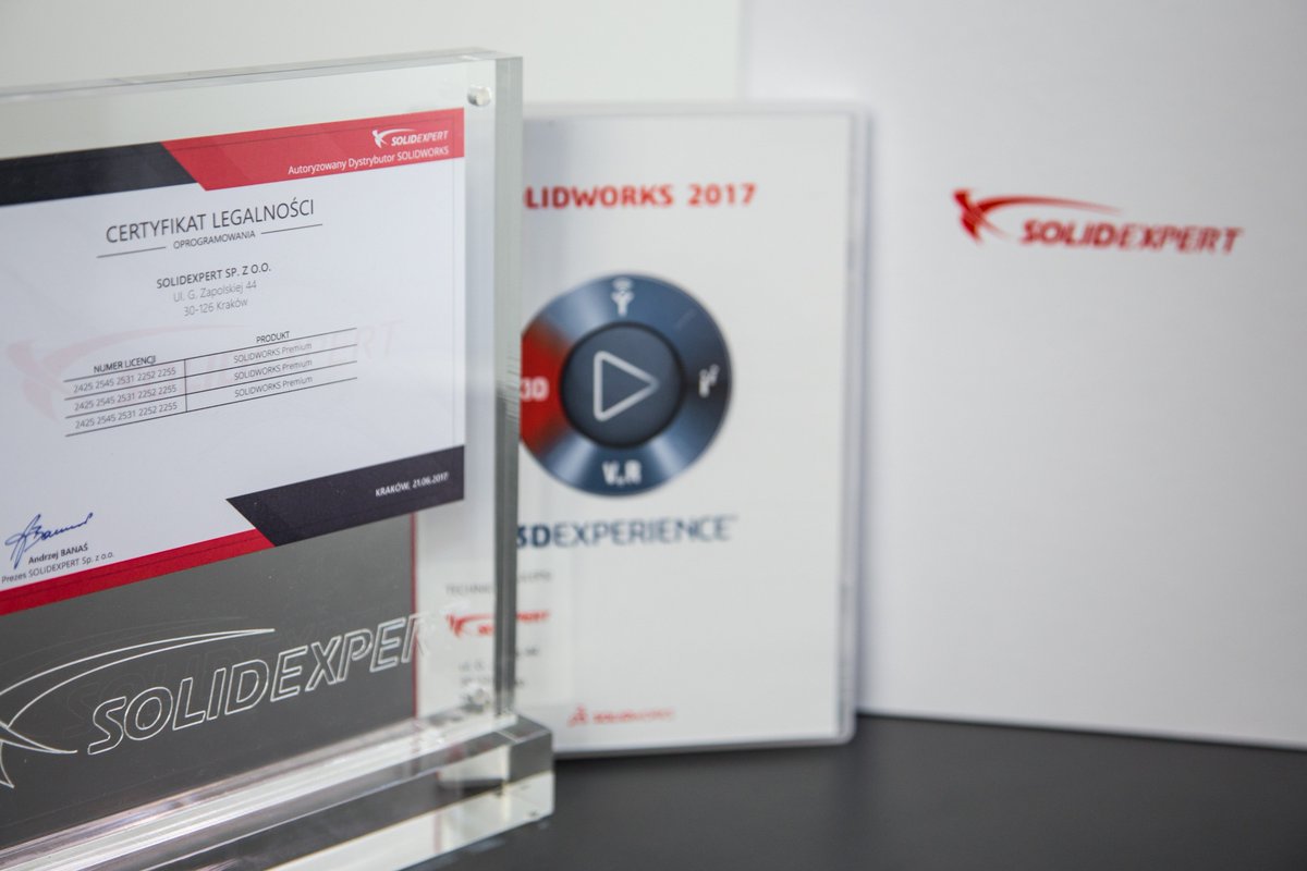 SOLIDEXPERT's tweet image. Klienci SOLIDEXPERT otrzymują więcej! Do zakupionej licencji @SOLIDWORKS dołączamy #certyfikat legalności, które razem tworzą #SOLIDBOX 🎁🎁🎁