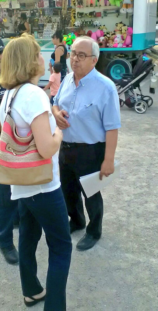 imma_ferret's tweet photo. L'equip de govern i tècnics municipals @smmonjos vetllem per la seguretat en les instal·lacions de les fires #FM2017 #etsclau #josocfesta https://t.co/TUSKu6nLwH