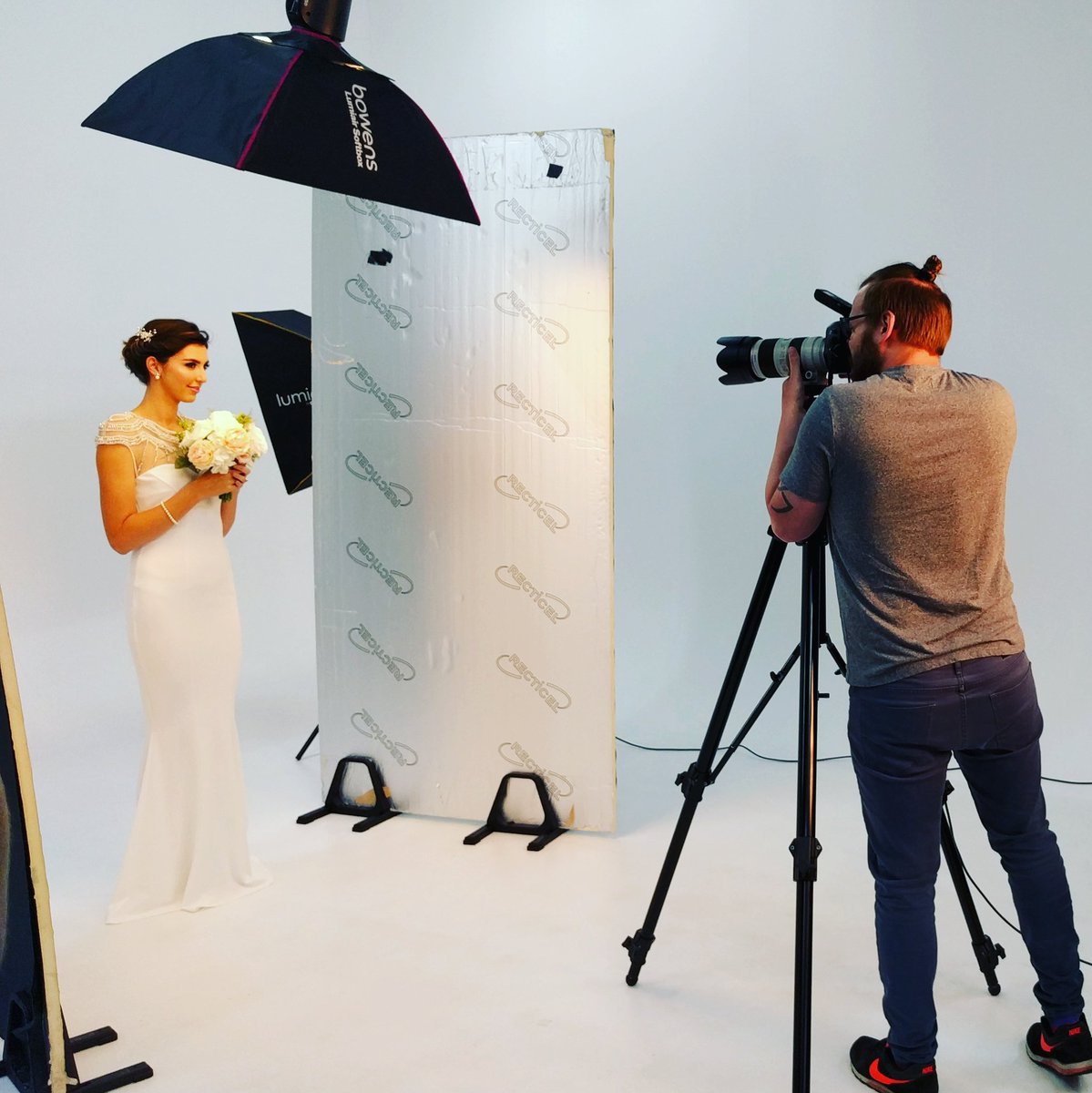 PHLASHWorx's tweet photo. Bridal Beauty and Fashion Photography Today @PHLASHWorx  with @brindleymua and @BowensFlash   #bridalfashion #fashion #leamingtonspa https://t.co/PKPbVaM29Y