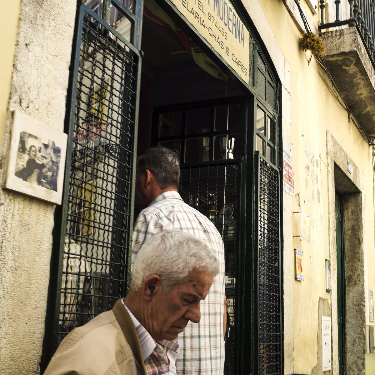dbotodesign's tweet photo. #lisboa #lisbon #travel #travelphotography #streetphotography #portugal #photography #photo #fotografia #fotos #streetstyle https://t.co/wCN0jLCySH