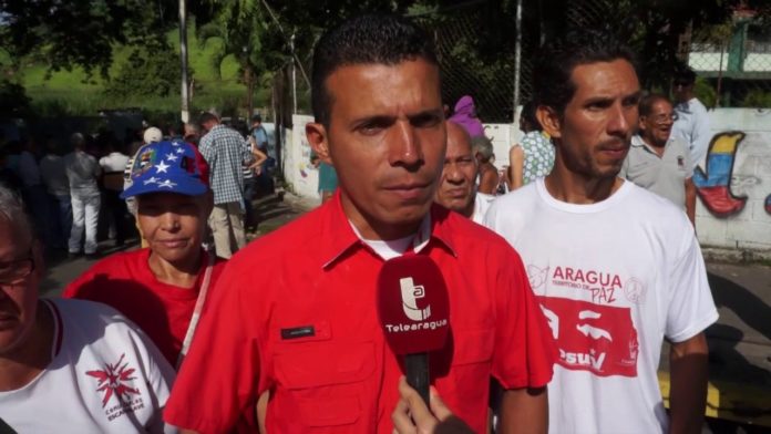 DolarToday's tweet photo. Detenido "alcalde" del Psuv mientras lideraba un saqueo https://t.co/1UZuFWGlhB https://t.co/npqvMVhExp