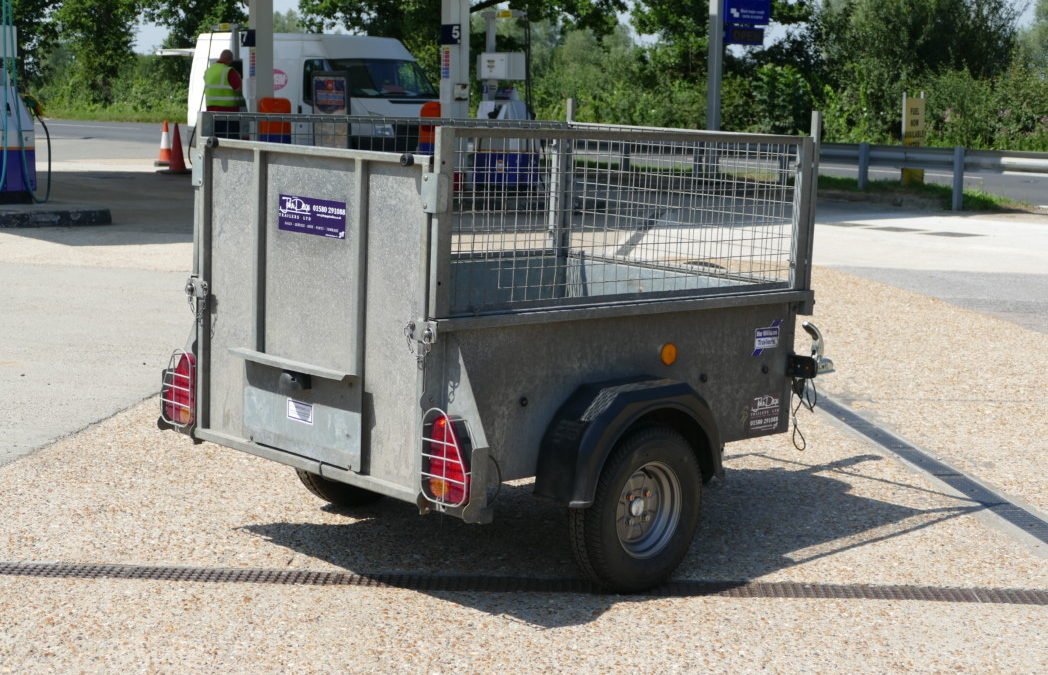 JPageTrailers's tweet photo. We now have the practical #used #p5e #trailer available for just Β£750, perfect for carrying heavy loads. #Tenterden https://t.co/GhGBTmW7ze https://t.co/qw2QPKLSTA