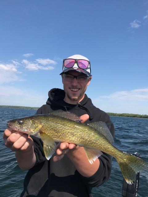 brobull's tweet photo. #fishyfriday #FeelGoodFriday #brosguideservice .com #feelingmn #fishingmn #itsinmynature #leechlake #casslake #lakewinnie Bro https://t.co/XM0ylzPIm7