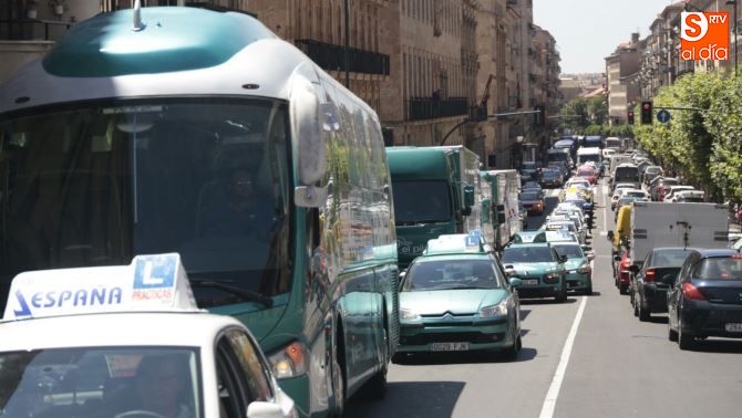 SArtvALDIA's tweet photo. Las autoescuelas de #Salamanca exigen en la calle el fin de la huelga de los #examinadores de #tráfico
https://t.co/EnG8Yne0kA https://t.co/O6gLuu9DlN