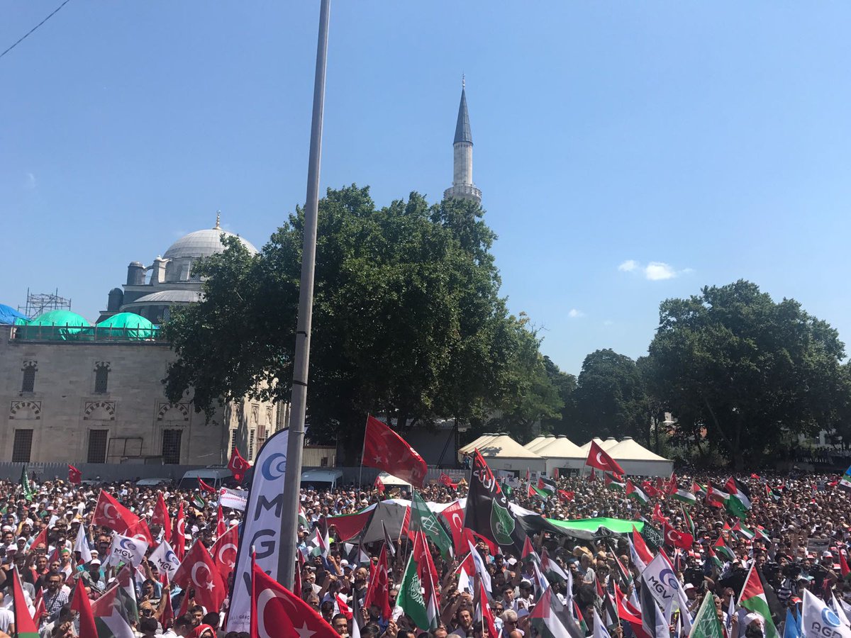 zeeshanwwe's tweet photo. Thousands gathered in Istanbul's Beyazit Square to show their anger against Israel's occupation of al-Aqsa
https://t.co/DskTbvczlr