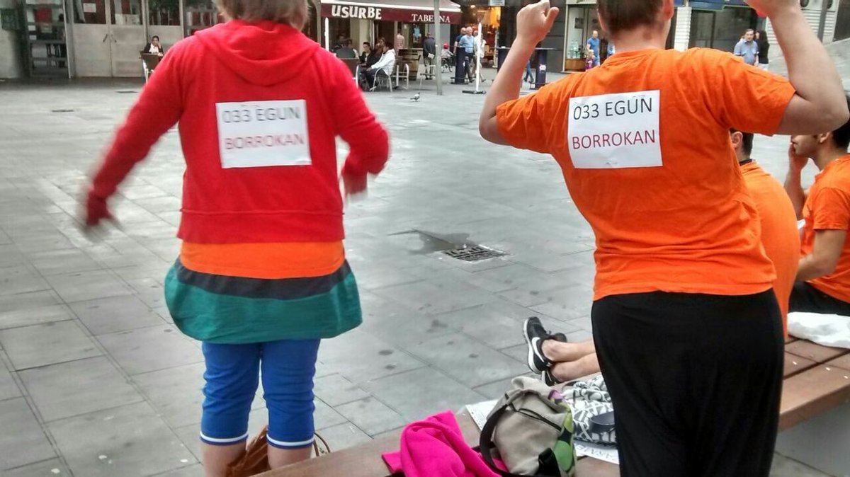 ELAOriaGoierri's tweet photo. Beasaingo @Antzizar-ko langileek mobilizazioak egin zituzten atzo. Helburuak lortu arte borrokan jarraituko dute. https://t.co/UvhNWVPH9e