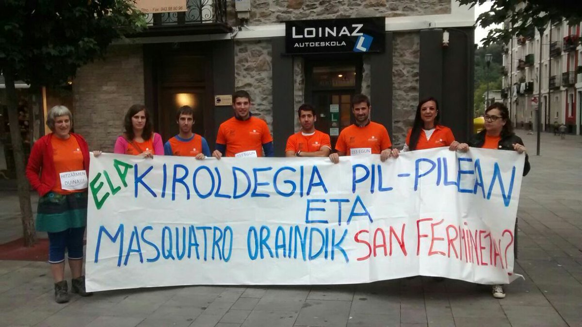 ELAOriaGoierri's tweet photo. Beasaingo @Antzizar-ko langileek mobilizazioak egin zituzten atzo. Helburuak lortu arte borrokan jarraituko dute. https://t.co/UvhNWVPH9e